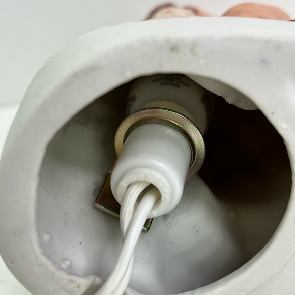 Night Light Child Sleeping in Hand of God Japan Vintage 6.25" Sanmyro Figurine - Picture 6 of 6